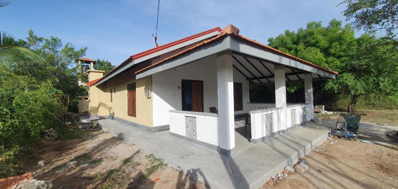 La Felicita Bed and Breakfast Mannar Εξωτερικό φωτογραφία